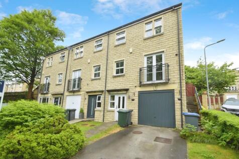 3 bedroom town house for sale
