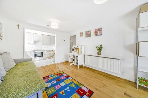 Kingsworthy Close, Kingston Upon Thames 1 bed flat for sale