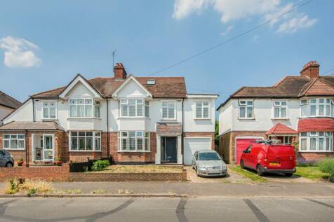 4 bedroom semi-detached house for sale