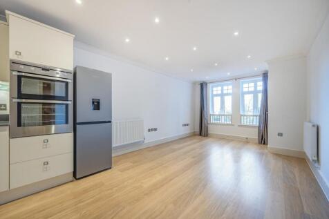 Albany Park Road, Kingston upon Thames 1 bed flat for sale