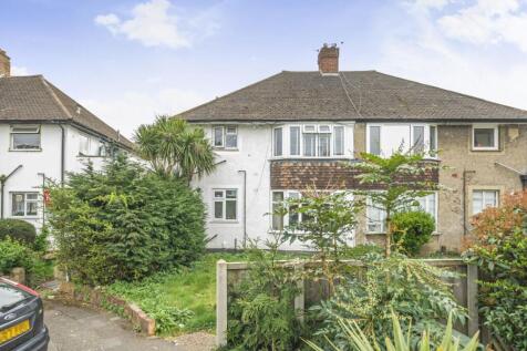 Grove Close, Kingston upon Thames... 2 bed maisonette for sale