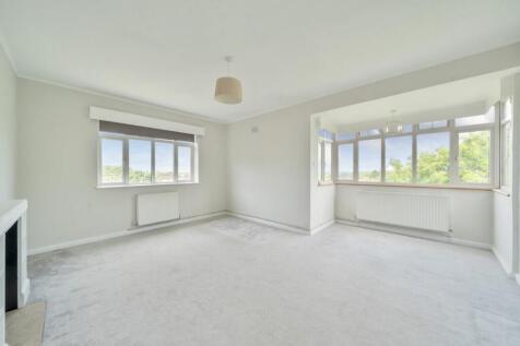 3 bedroom flat for sale