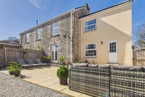 5 bedroom semi-detached house for sale