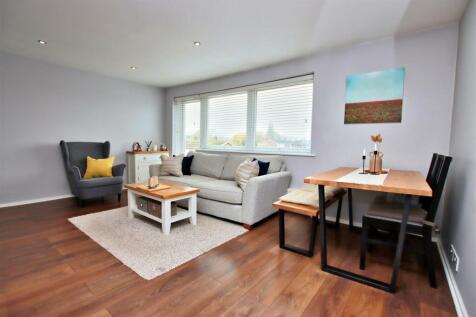 Audley Close, Borehamwood 2 bed flat for sale