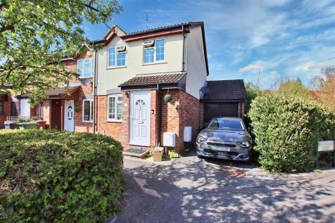 Buchanan Court, Borehamwood 3 bed end of terrace house for sale