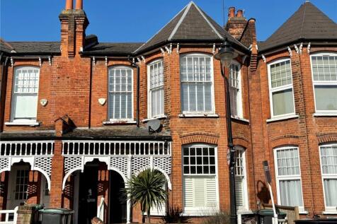 Hillfield Park, London, N10 3 bed apartment for sale