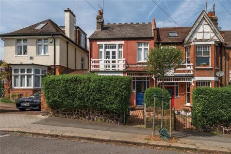 2 bedroom maisonette for sale