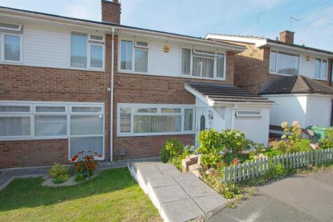 Dedham Close, Billericay CM11 4 bed semi