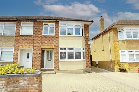 Knightbridge Walk, Billericay CM12 3 bed semi
