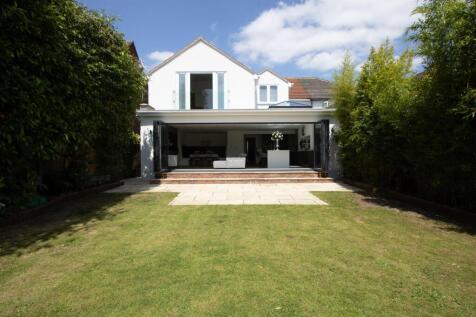 4 bedroom semi-detached house for sale