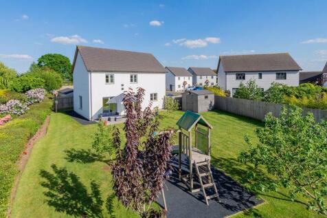 Winston Fields, Tetchill 3 bed detached house for sale