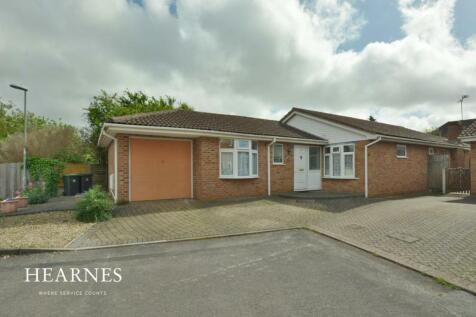 4 bedroom detached bungalow for sale