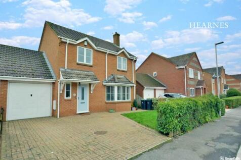 3 bedroom link detached house for sale