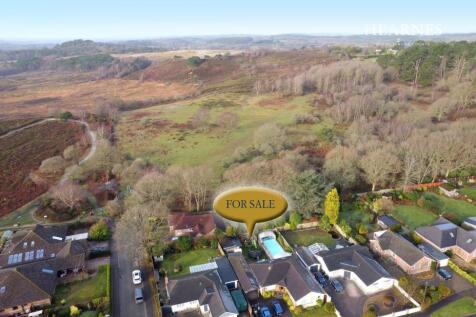 4 bedroom detached bungalow for sale