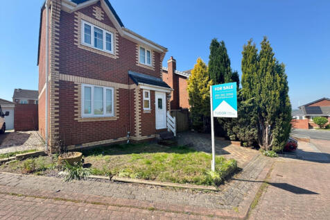Brierlands Fold, Garforth 3 bed detached house for sale