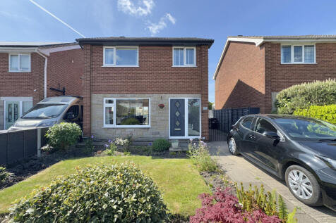 Lyndon Avenue, Garforth 3 bed detached house for sale