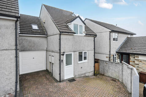 3 bedroom link detached house for sale