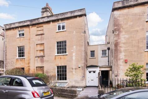 4 bedroom town house for sale