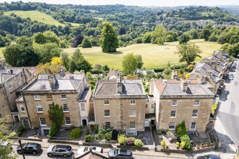 4 bedroom town house for sale