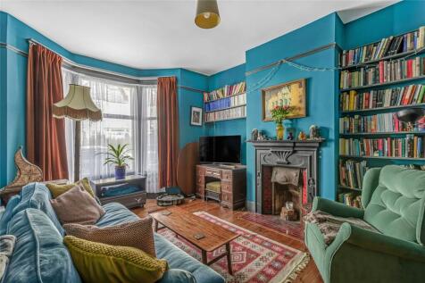 Links Road, Tooting, SW17 3 bed end of terrace house for sale