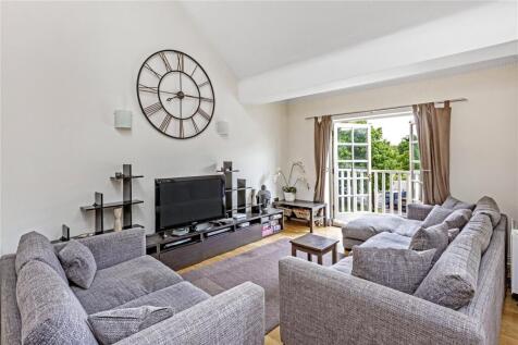 Macmillan Way, London, SW17 3 bed flat for sale