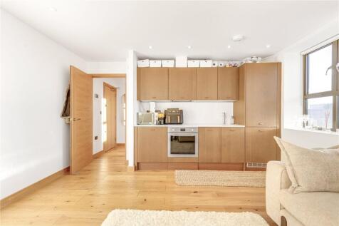 Clapham High Street, London, SW4 1 bed flat for sale