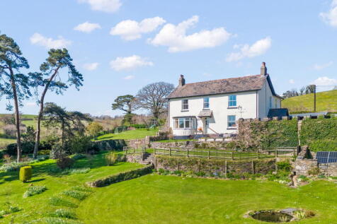 6 bedroom detached house for sale