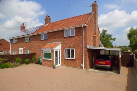 3 bedroom semi-detached house for sale