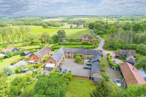Copped Hall, Epping 5 bed barn conversion for sale