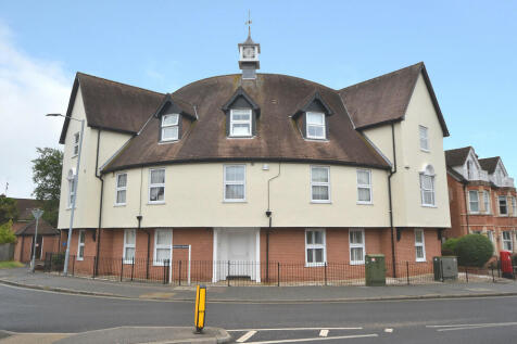 Braintree Road, Dunmow 2 bed apartment for sale