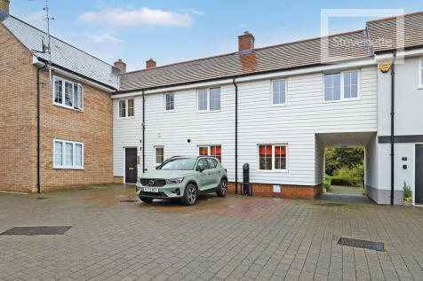 3 bedroom mews property for sale