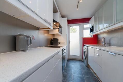 Marshalls Close, New Southgate N11 3 bed house for sale