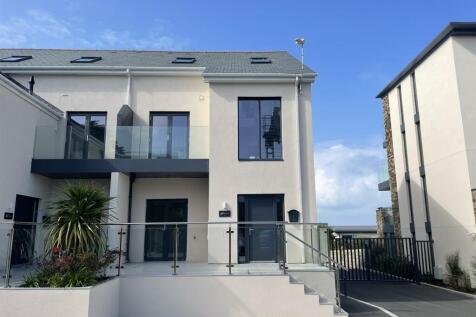 Trebarwith Crescent, Newquay TR7 3 bed terraced house for sale
