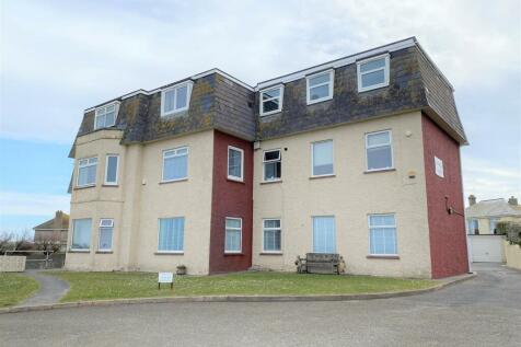 Lusty Glaze Road, Newquay TR7 2 bed apartment for sale