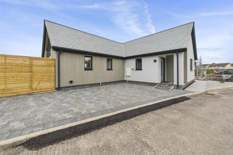 2 bedroom detached bungalow for sale