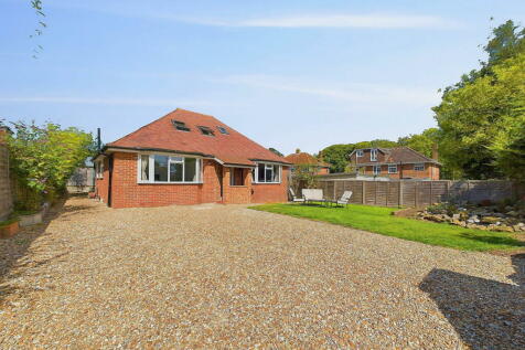 4 bedroom detached bungalow for sale