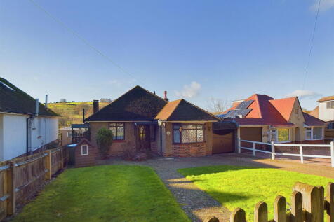 Cross Lane, Worthing BN14 2 bed detached bungalow for sale