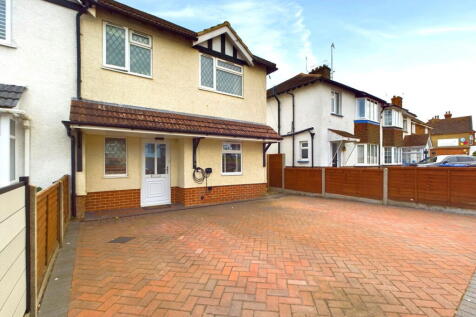 Salvington Road, Worthing BN13 3 bed semi