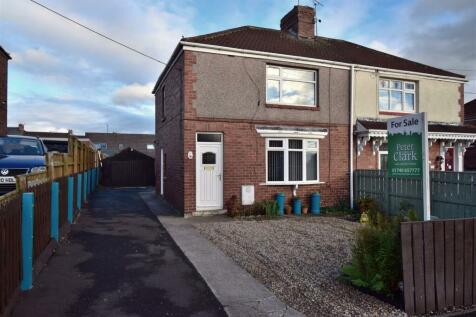 2 bedroom semi-detached house for sale