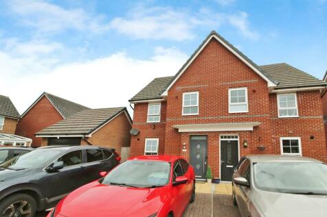 3 bedroom semi-detached house for sale