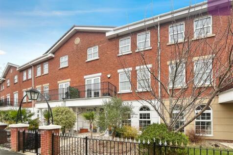 4 bedroom terraced house for sale