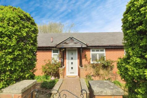 2 bedroom detached bungalow for sale