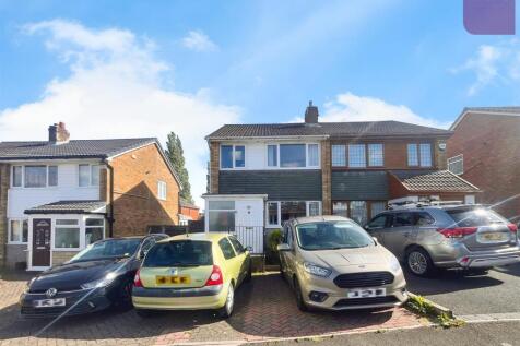 3 bedroom semi-detached house for sale