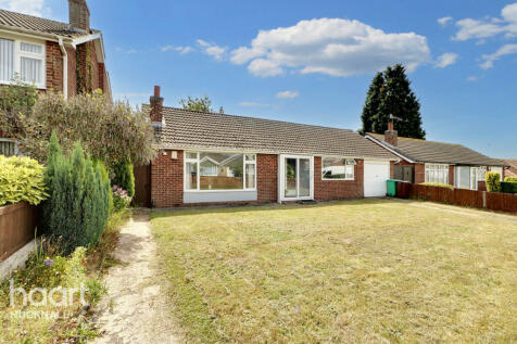 2 bedroom detached bungalow for sale