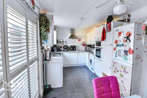 Huggett Gardens, Nottingham 2 bed end of terrace house for sale