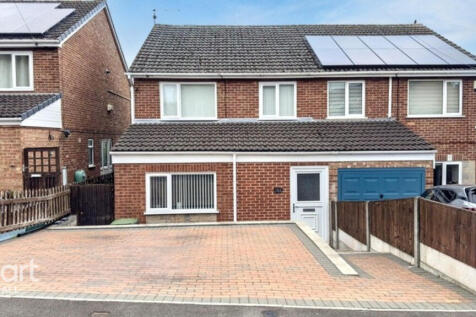 3 bedroom semi-detached house for sale