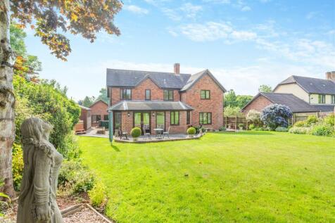 4 bedroom detached house for sale