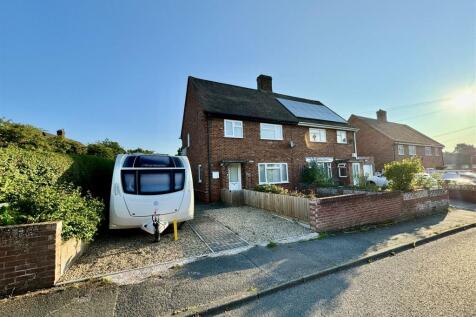 5 bedroom semi-detached house for sale