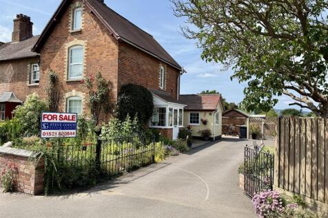 4 bedroom semi-detached house for sale