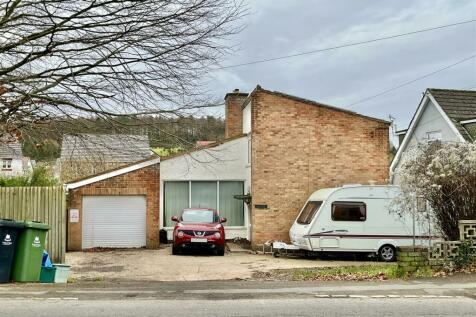 High Street, Drybrook GL17 3 bed detached house for sale